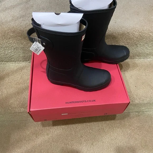 Hunter Classic Black Rain Boots - Picture 3 of 6